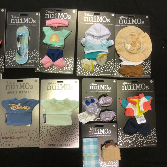 Disney Nuimos Belle Miss Piggy W/ Clothes Outfits Accessories 50th Spirit Jersey - Picture 4 of 5